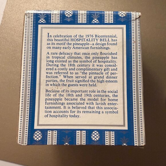 NIB Vintage Avon Hospitality Bell Cologne | Moonwind | Full w/ Box 1976 - Picture 3 of 7